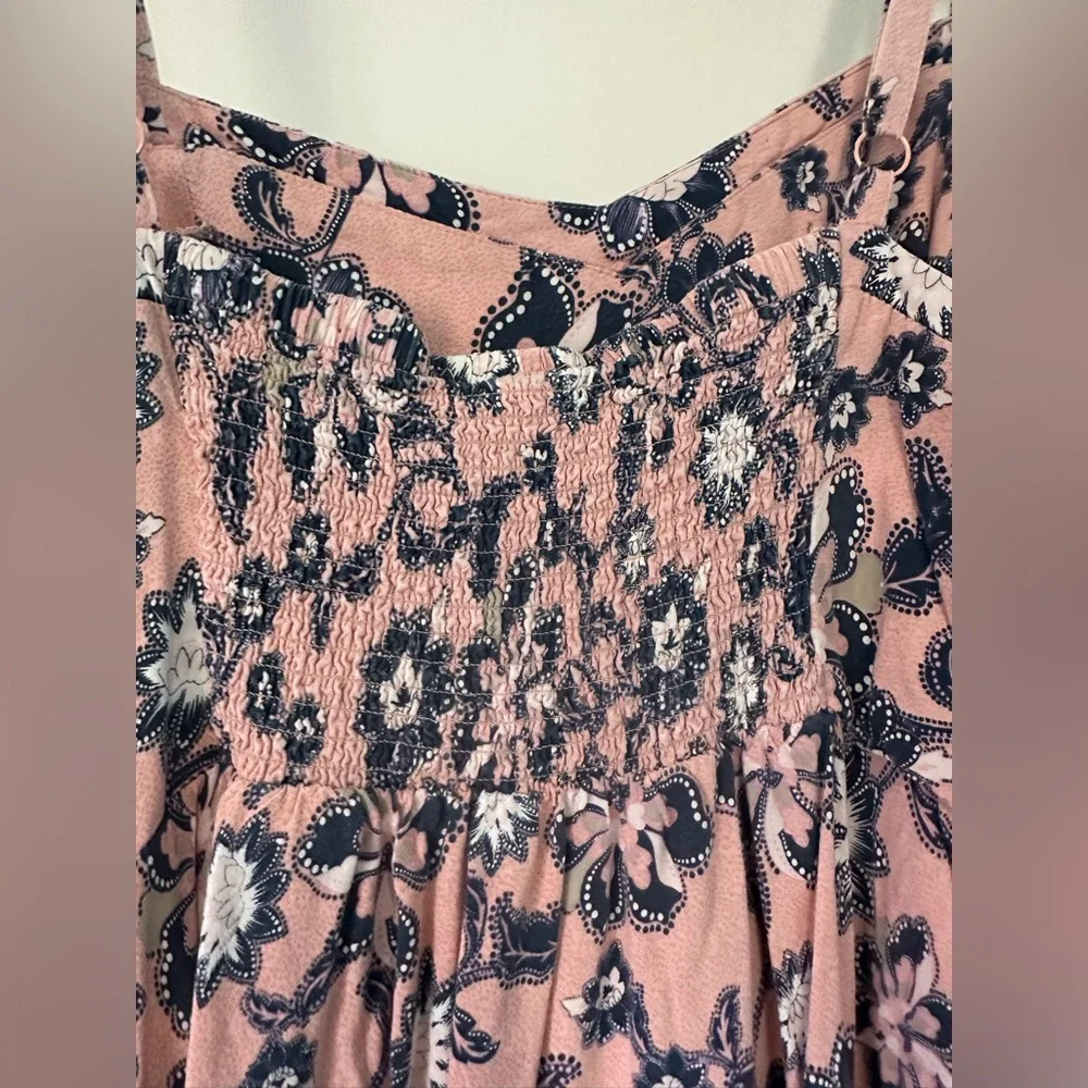 torrid Pink and Navy Paisley Tank Top - Picture 4 of 4